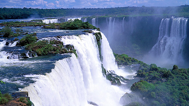 Iguazu Falls Named As One Of The World's New 7 Wonders Of Nature