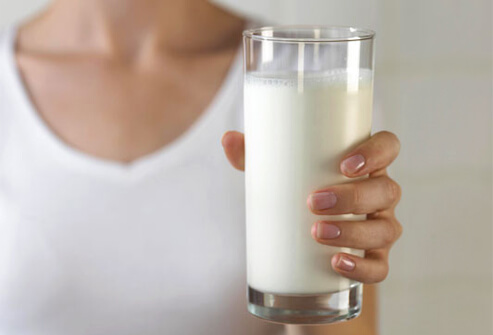 Include Animal Broths and Raw Milk In Your Diet To Stay Healthy