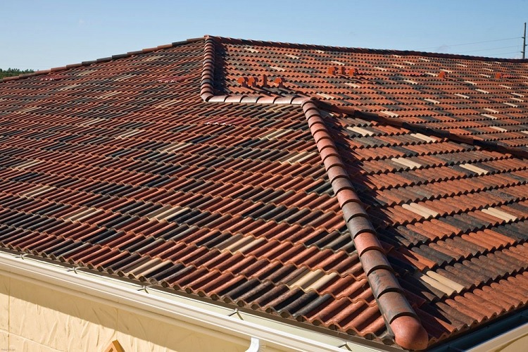 4 Reasons Why You Need To Hire Roofing Contractors