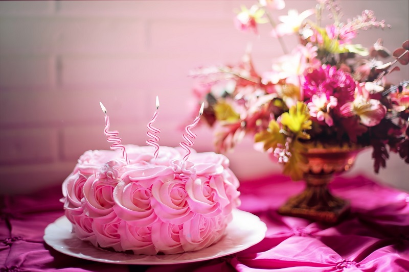 delicious cakes with beautiful flowers
